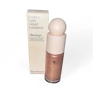 Rare Beauty Positive Light Liquid Luminizer - Mesmerize